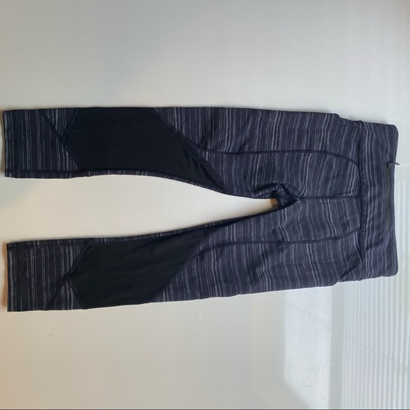 Lululemon Women Black Blue Capris Leggings Size 4 - Picture 8 of 9